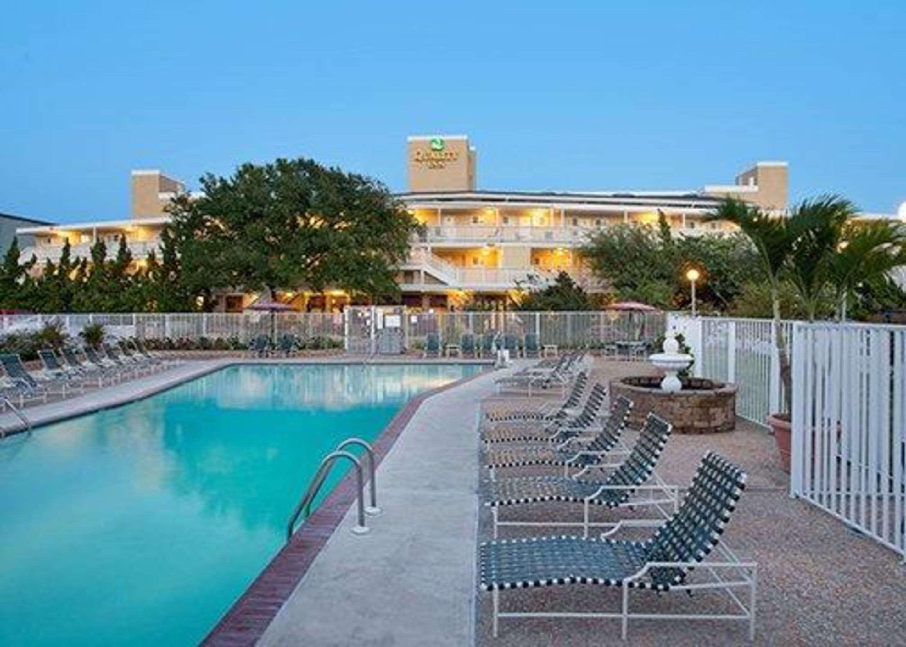 Quality Inn Oceanfront Ошен Сити Экстерьер фото